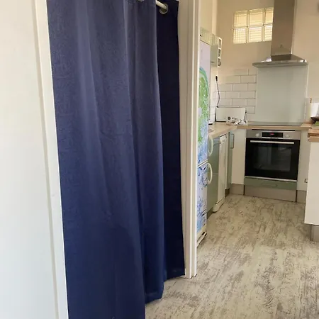 De 40 M2 A Les Flots Палава-ле-Фло